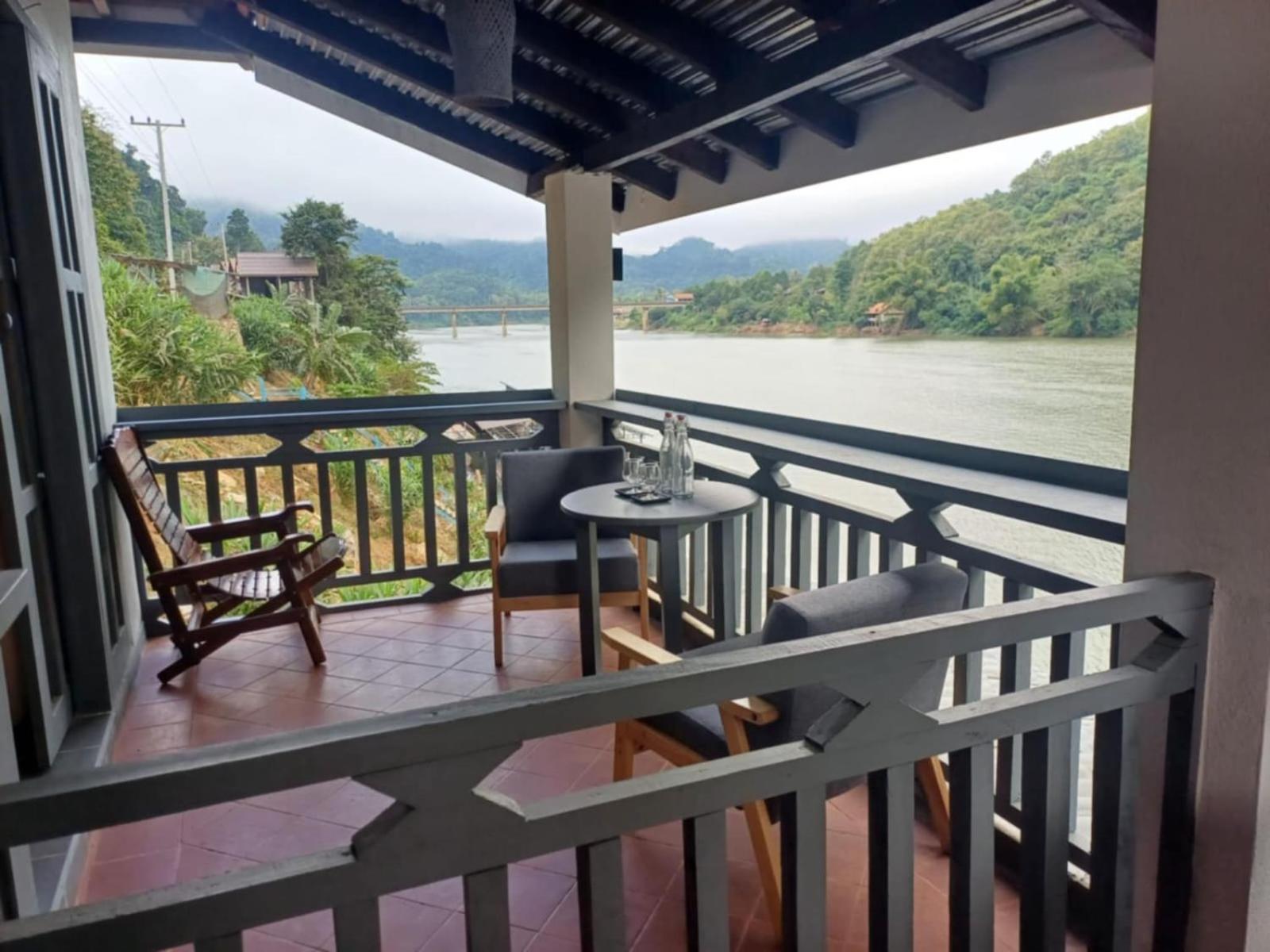 Dokchampa River View Villa Nongkhiaw Esterno foto